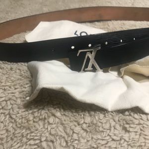 Louis Vuitton black women’s belt